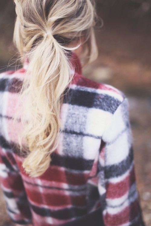 flannel-shirt-hair-woman