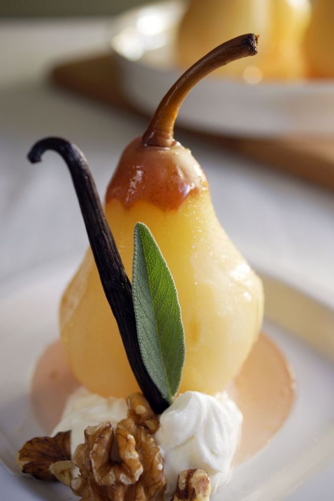 poached-pears-in-vanilla